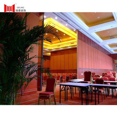 China 80mm Fabric Folding Partition Wall For Office Hotel 900mm 1230mm Width for sale