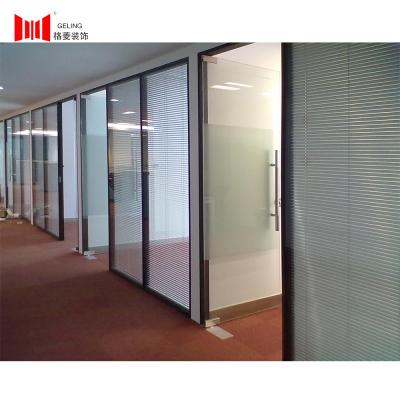 China 6063 Aluminum Partition Wall Frosted Fixed Glass Partition With Blind for sale