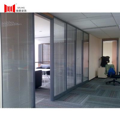 中国 Double Tempered Glass Office Walls 83mm Thick Partition ODM OEM Accepted 販売のため