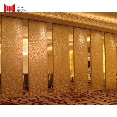 China 95mm Pattern Fabric Acoustic Folding Partition Wall For Exhibition Hall for sale