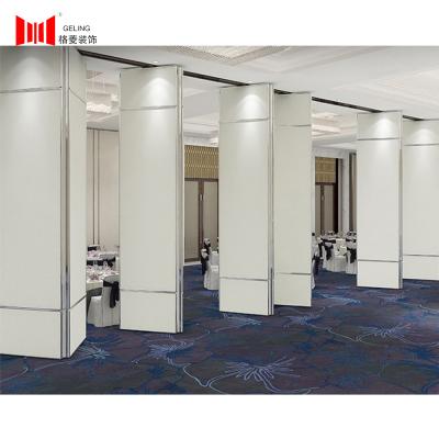中国 360 Degree Rotation Foldable Partition Wall For Restaurant  Warehouse 販売のため