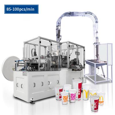 China El PLA del PE cubrió la taza de papel que formaba la máquina para las tazas de consumición frías 20-24oz en venta