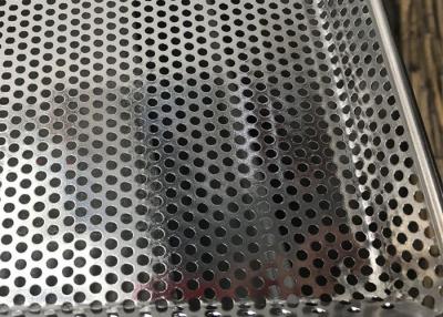 China Metal la bandeja perforada 304 de la malla del deshidratador de la bandeja de la hornada del horno de la pulgada 18x26 en venta