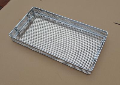 China Cesta de alambre perforada de metal de la desinfección de la perforación rectangular para el hospital usando en venta