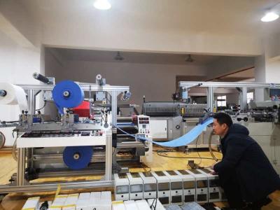 China 15KW het vouwen van N95-Gezichtsmasker dat Machine maakt Te koop
