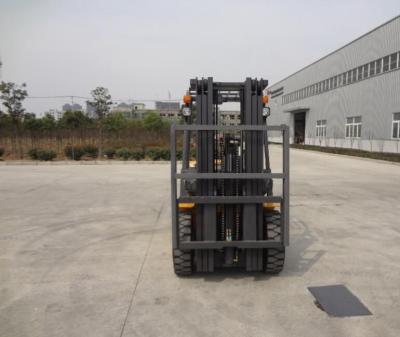 China Japanische Maschinen-Dieselgabelstapler-Straßen-Baumaschinen mit Automatikgetriebe zu verkaufen