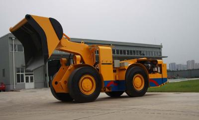 China Camión diesel del remolque y volcado de carga de las rafadoras de subterráneo M3 de la capacidad 2 del cubo en venta