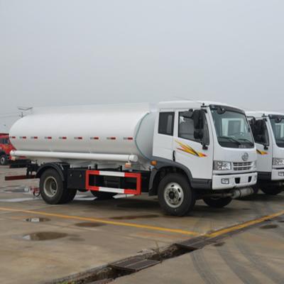 China Faw J5K 4x2  6 Wheels 4170mm Truck Mounted Water Tank for sale