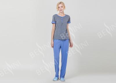 China Pantalones largos de la manga corta de los pijamas de las mujeres menudas rayadas, pijamas de salón de las señoras en venta