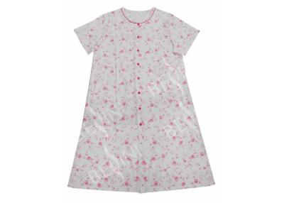China Botón impreso floral del rosa del jersey del algodón de las señoras a través de la ropa de noche del camisón con los lazos de satén aflautados rosados del botón en venta