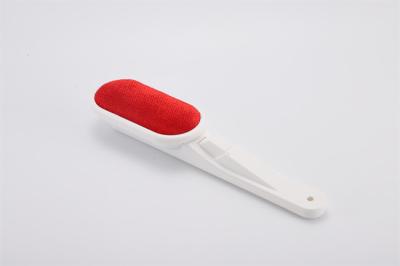 China felt lint brush for sweaters wool Dual Sided Pop-up Multi-Directional Swivel Head Comfort-Grip Handle Reusable for sale