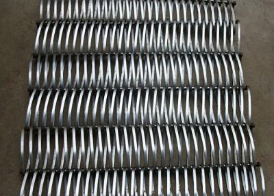 China 304 stainless steel plate link conveyor belt for small metal part conveying zu verkaufen