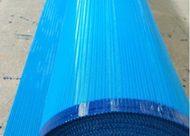 Chine Raisin pressant la ceinture moyenne de spirale de polyester de trou de l'anneau 3x3mm à vendre