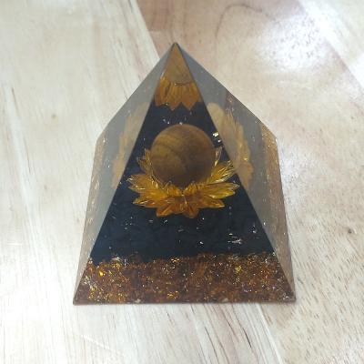 China Wholesale Europe folk planet row quartz tiger magic eye stone crystal crafts resin for souvenirs for sale