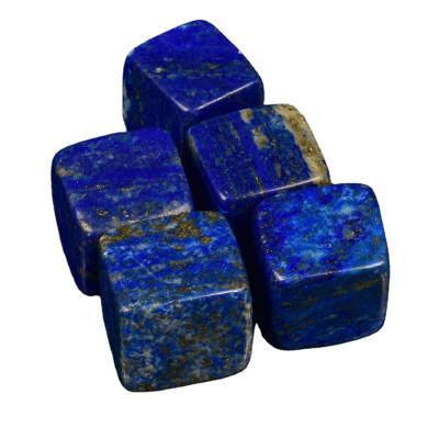 Chine Wholesale Natural Cube 7 Chakra Healing Stone Europe Crystal Tumbling Stone Crystal à vendre