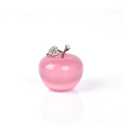 Chine Wholesale Europe Natural Rose Opal Crystal Apple Carving Healing Crystal Carving Home Decoration Gifts à vendre