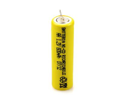 China 16.6g 1.2 V Ni Cd Battery Rechargeable Yellow PVC AA600mAh for sale