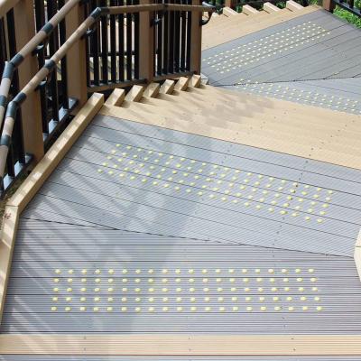 China Composite Plastic Wood Decking UV resistant Extruded WPC Decking Factory for sale