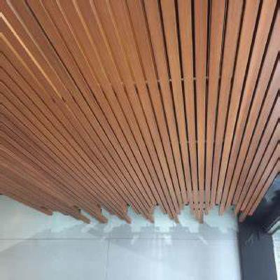 China Panel de techo de PVC WPC impermeable, aislamiento térmico, instalación de inserción en venta