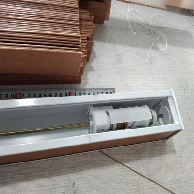 China Oscurecimiento de la habitación - persianas de ventanas venecianas con opción sin cable Sí en venta