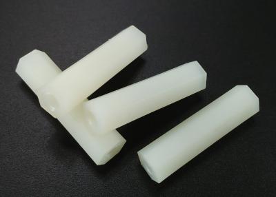 Chine entretoise filetée métrique M3 de sortilège de joints en plastique blancs d'entretoise de 10mm pour la carte PCB à vendre