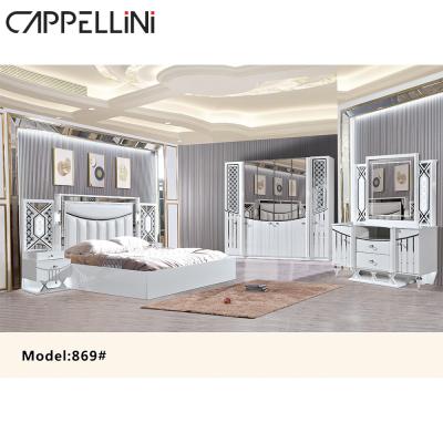 中国 Cherry Light Bedroom Sets Furniture Small Nightstand Mirror Mid Century Bed Solid Color 販売のため