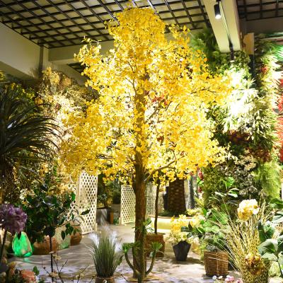 China Shopping Mall Artificial Ginkgo Tree Autumn Yellow Looking Real Natural Floor Tree for sale