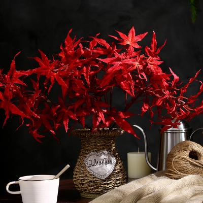 China Red Green Artificial Maple Tree Vase Flower Basket Shooting Landscaping Prop for sale