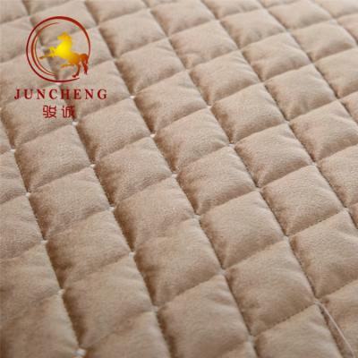 China 2018 new design embroidery quilted knitted velvet fabric for home textile à venda
