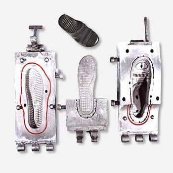 Chine Le moulage par injection mono de PVC de pantoufle de couleur pour des sports chausse Outsoles/acier en aluminium à vendre
