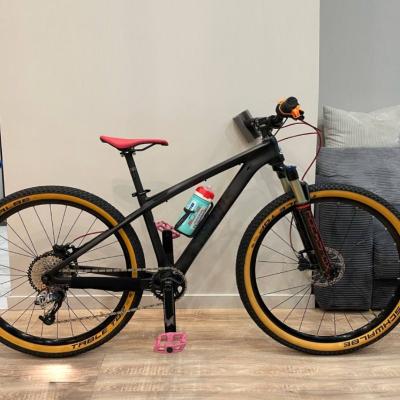 China Teenager Carbon Mountain Bike 26er Disc Brake Full Carbon Fiber 11 Speed for sale