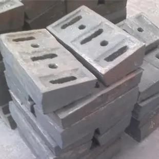 Chine Impact Crusher Spare Parts Impact Plate Stone Crusher Wear Parts Crusher Parts à vendre