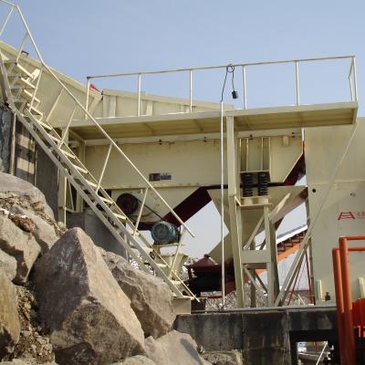 China Rock Aggregates 750mm Feeding Vibrating Grizzly Screen Feeder ZSW600*130 for sale