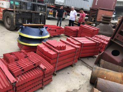 China Hohes Mangan-Stahl-Casting-Zerkleinerungsmaschinen-Ersatzteil-bewegliches Schwingen-örtlich festgelegte Kiefer-Platte zu verkaufen
