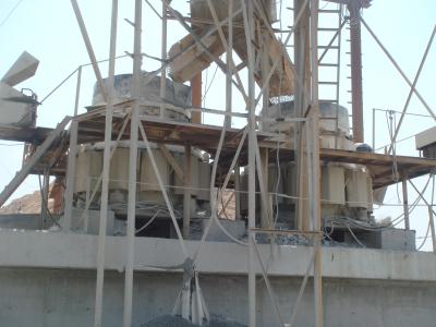 China Triturador hidráulico 50000kgs Maintaince fácil do cone da pedra da pedreira 250Tph à venda