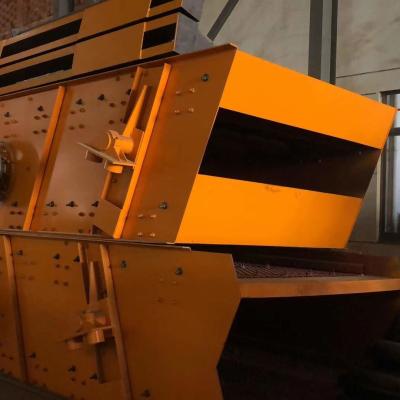 China OEM ODM Vibrating Screen Machine Crusher 1-4 Layers Large Capacity for sale