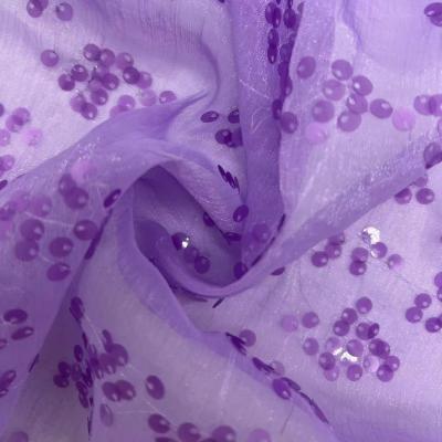 China Makkelijk te maken Sequins Borduurwerk 100% P paarse chiffon sequin stof voor jurk Te koop