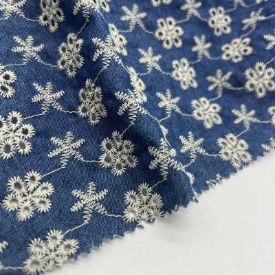 China Blue Embroidery Textile 100% Cotton Fabric 179 Gsm  138CM For Sofa Cloth for sale