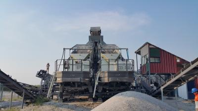 Cina Macchine mobili del frantoio del cemento del minerale di ferro 130 TPH della miniera di rame del frantoio del blocco in calcestruzzo in vendita