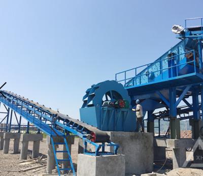 China 250 Schöpfrad-Sand-Waschmaschinen-Sand-Schrauben-gewundene Exzenterwelle-vibrierender Schirm TPH 60t/h zu verkaufen