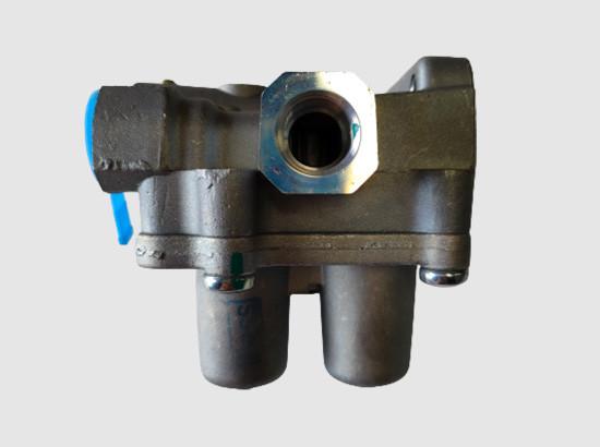 Quality 110 x 90 x 90 Kinglong Bus Parts Four Circuit Protection Valve M22 x 1.5 for sale