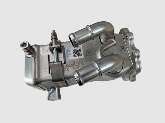 Quality Cummins Engine Bus Higer Parts EGR Cooler C5365982 for sale