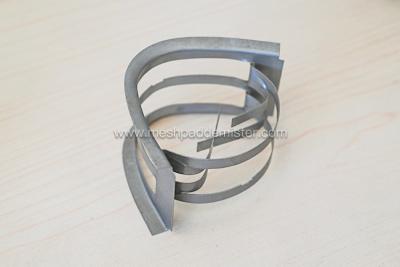 Chine Solides solubles 304 anneaux de selle d'Intalox en métal de 2 pouces 50mm à vendre