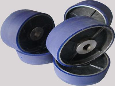 China La capa industrial resistente de envejecimiento del poliuretano de la PU del azul rueda/las ruedas del poliuretano con aluminio en venta