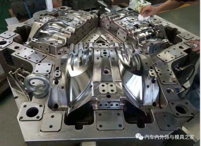 China Tiros plásticos de la base de molde de la lámpara del automóvil 3 durables con el corredor caliente en venta