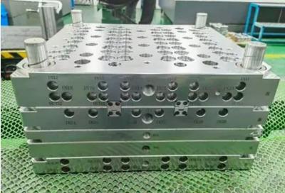 China Precisão do molde da cavidade do material 64 de P20 S50C multi para o tubo de ensaio à venda