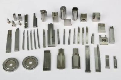 China Componentes Wirecut del molde del sacador, parte movible de encargo de acero de las piezas que trabaja a máquina Skd11 en venta
