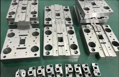 中国 金属CNCの精密機械化の部品、産業のためのアルミニウム据え付け品 販売のため
