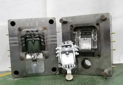China Metalldruckguss-Form-hohe Präzisions-schnelle Erstausführungs-maschinelle Bearbeitung zu verkaufen