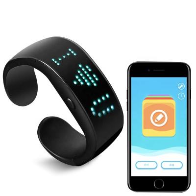 China Display Message Remote Control LED Bracelet Bluetooth Editable for sale